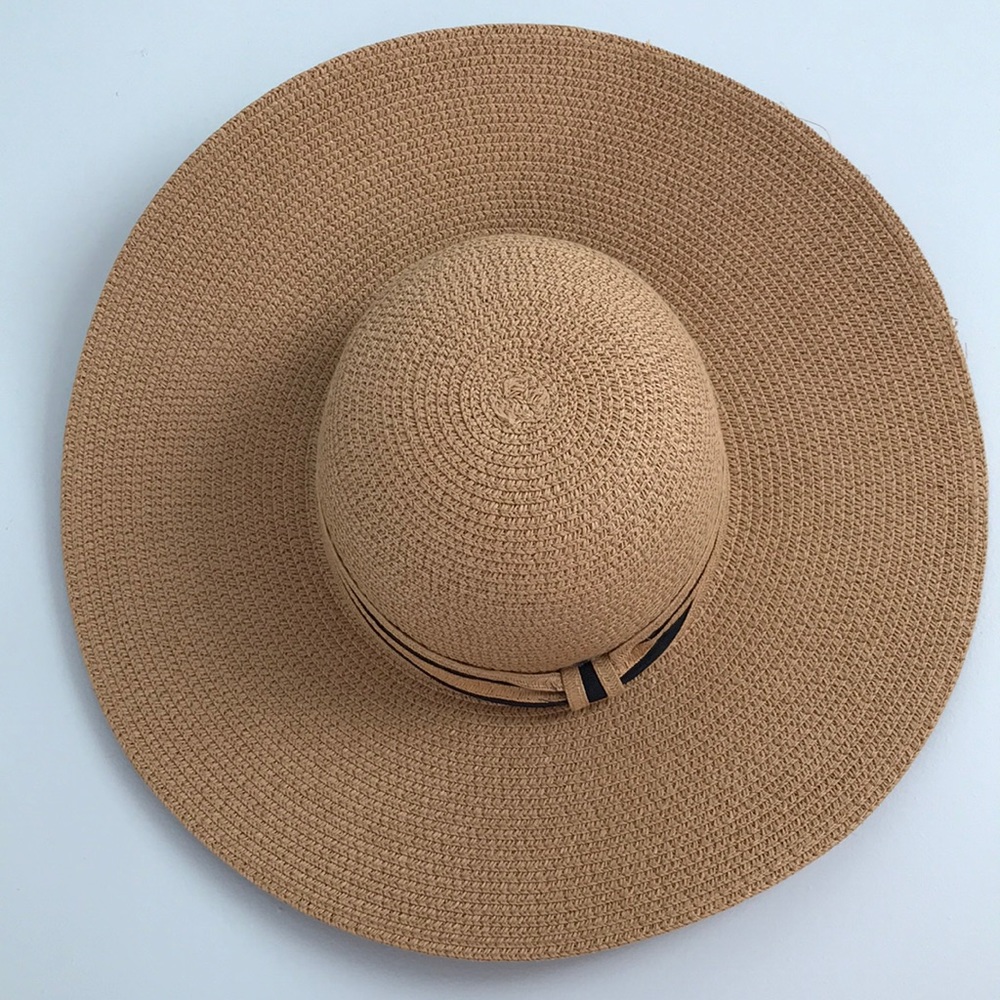 Fall hat with a double black strip